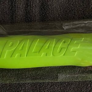 *NWT* Palace FW20 Dog Toy (Green)